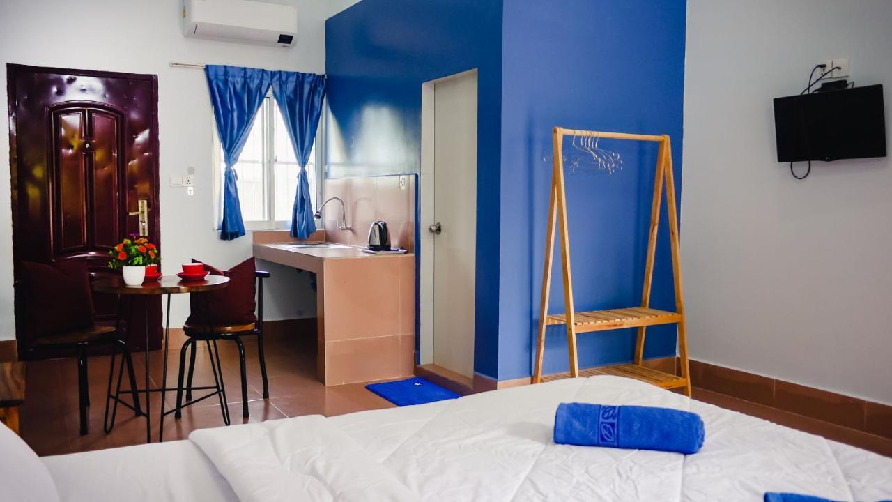Lea'S Guesthouse And Restaurant カンポット エクステリア 写真