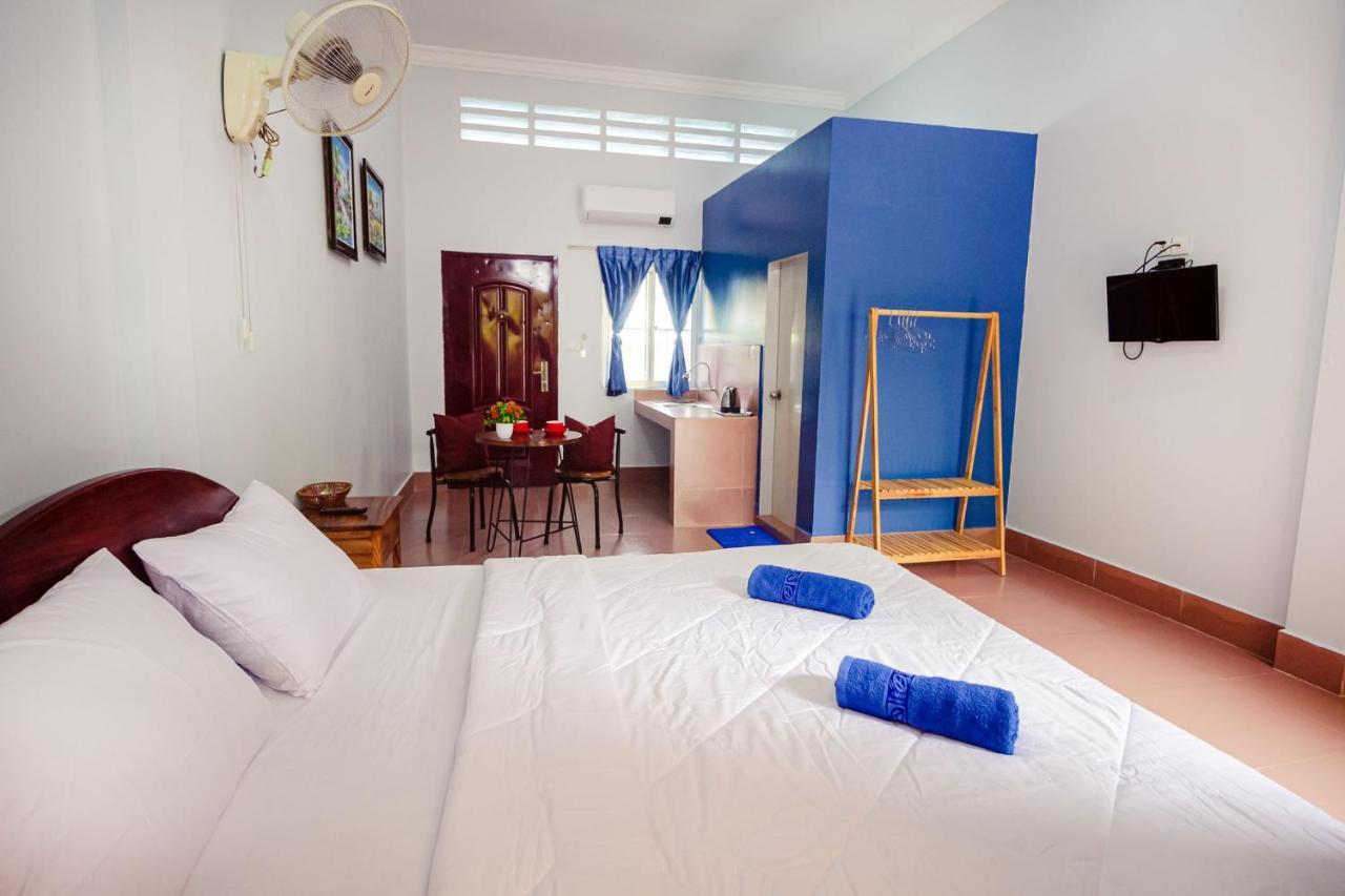 Lea'S Guesthouse And Restaurant カンポット エクステリア 写真